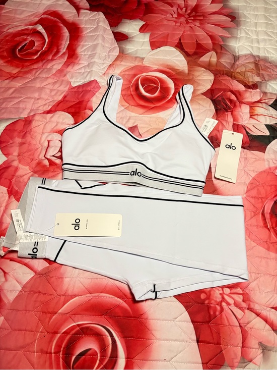 ALO Yoga Other - ALO Yoga White Sports Bra & Leggings Set with Black Trim